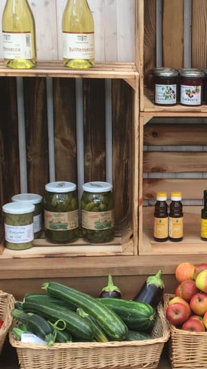 Grünes Café und Hofladen