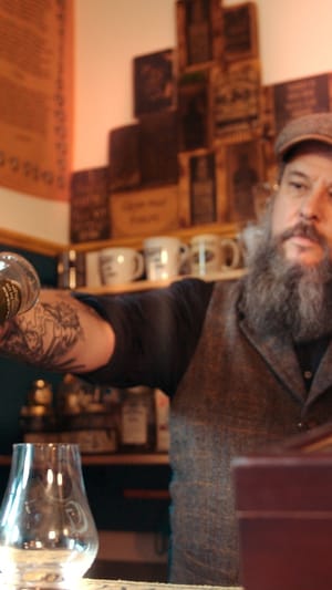 Supporte Deine Whiskytruhe