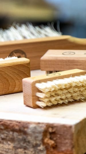 Restholz-Naturbürsten aus Spremberg