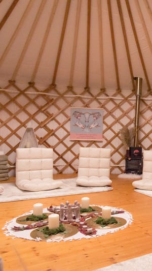 ROTE MONDIN - die 1. Geburtsjurte in Mainz