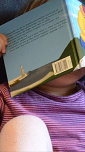 neunmalklug verlag – bunte Geschichten in grünen Büchern