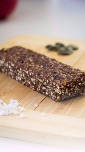 INSTINCT: Der erste BIO-Insektensnack