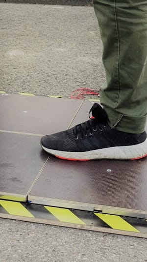 "Energy-Floor" der Energieerzeugende Fußboden