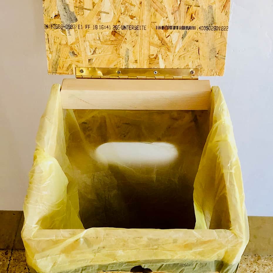gelber-Sack-Ständer, selbsthergestellt